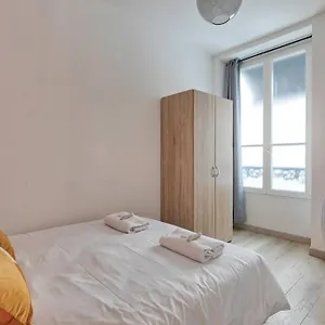https://cva-large-apartment-in-rpublique-6p.fr-paris.fr