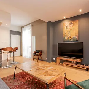 De Prestige - Rue Des Arts France
